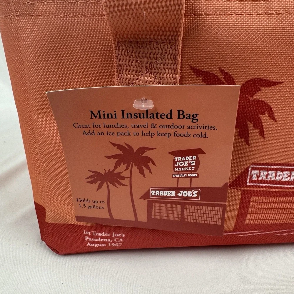 Trader Joe's Mini Lunch Tote Insulated Cooler Travel Beach Bag NWT - Picture 6 of 10